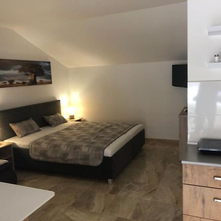 Podhajska 110 Apartment Bagian luar foto