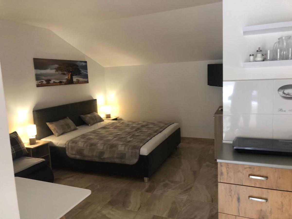 Podhajska 110 Apartment Bagian luar foto