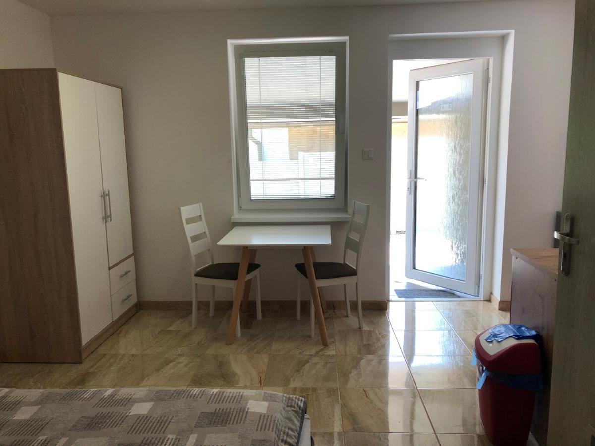 Podhajska 110 Apartment Bagian luar foto